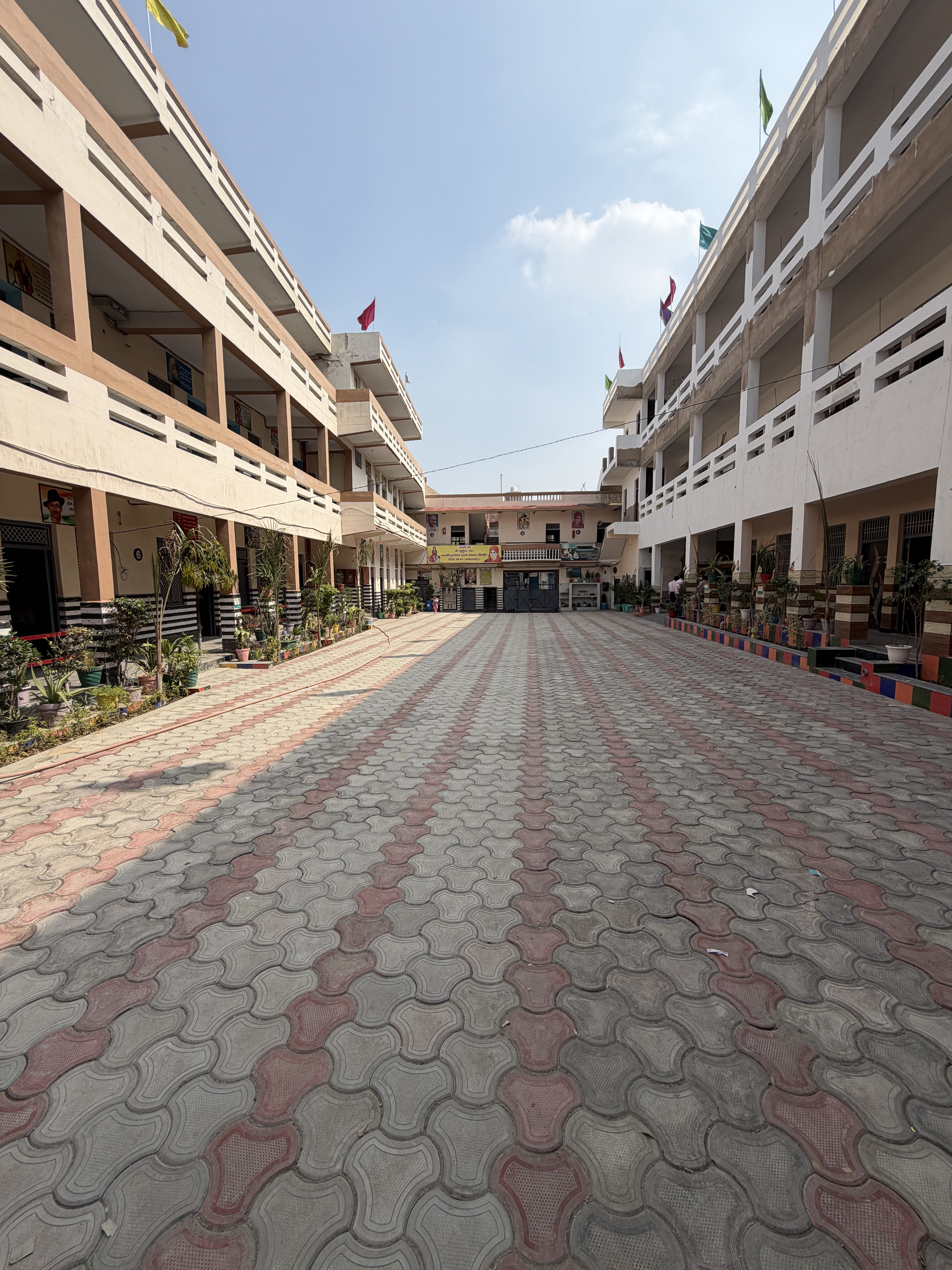 Students and campus atmosphere